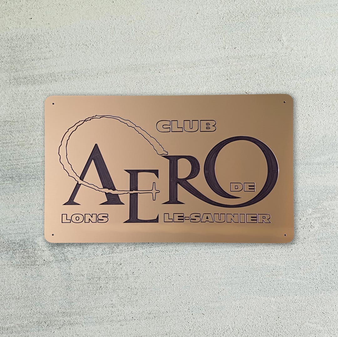 Gravure sur aluminium composite - Club Aero