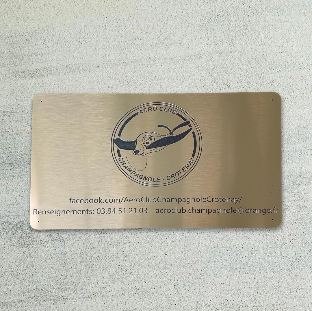 Gravure sur aluminium composite - Club Aero 1