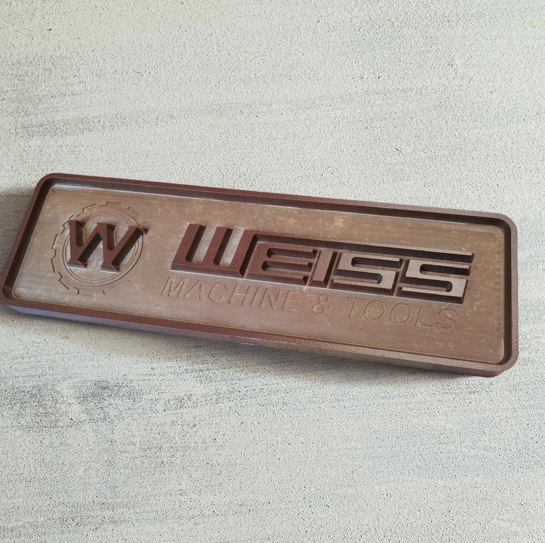 Gravure sur bois composite - Weiss Machine