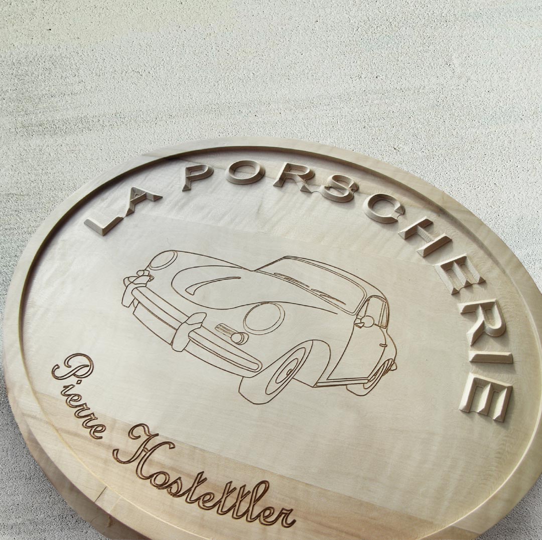 Gravure sur bois massif - Porsche