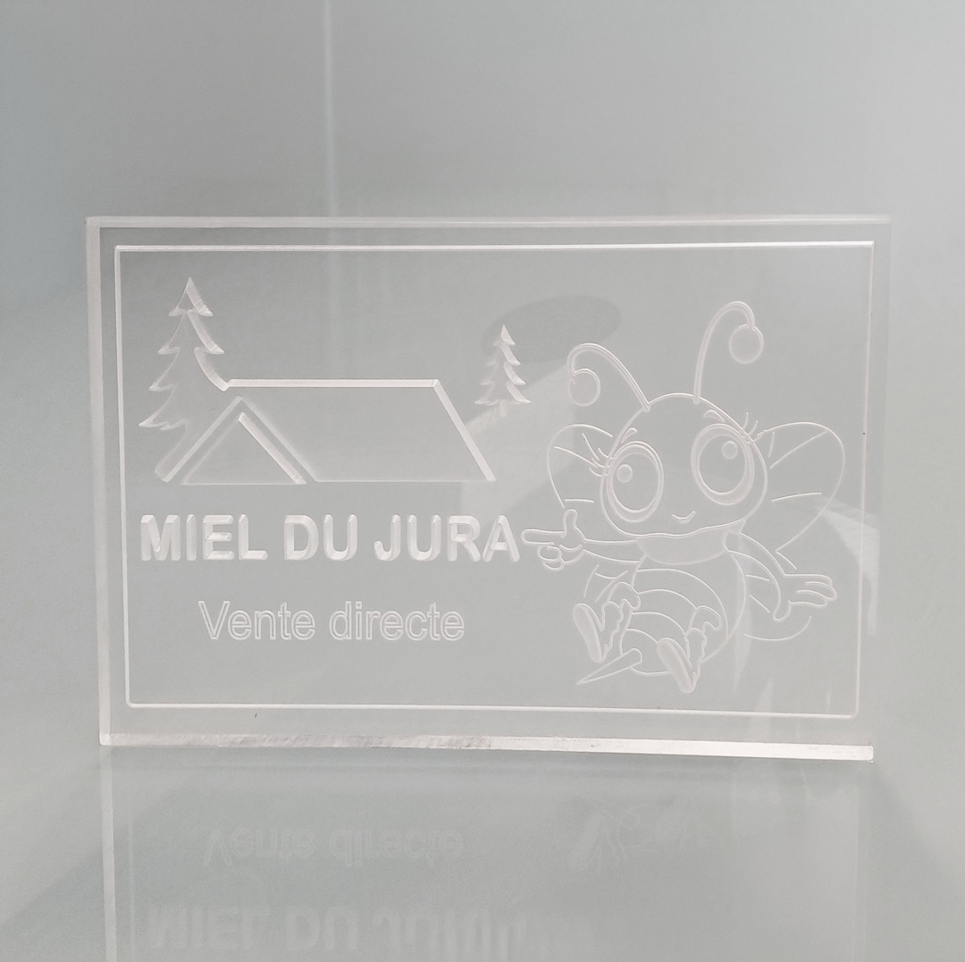 Gravure sur PMMA transparent - Plaque plexi 2