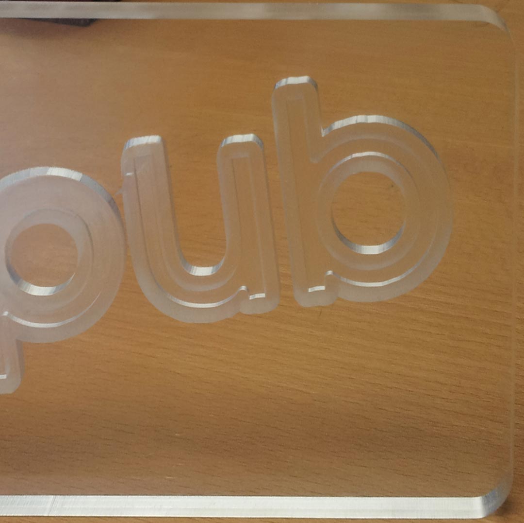Gravure sur PMMA transparent - Ma Pub 1